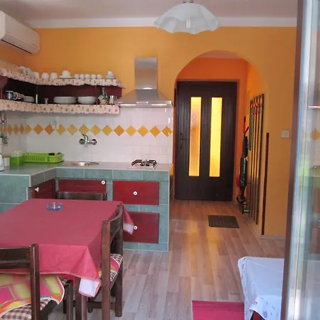 Apartment Lumanera *