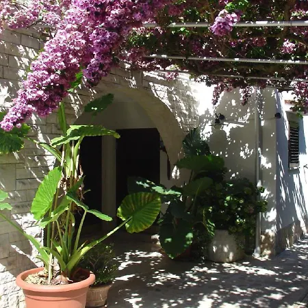 Apartment Lumanera *